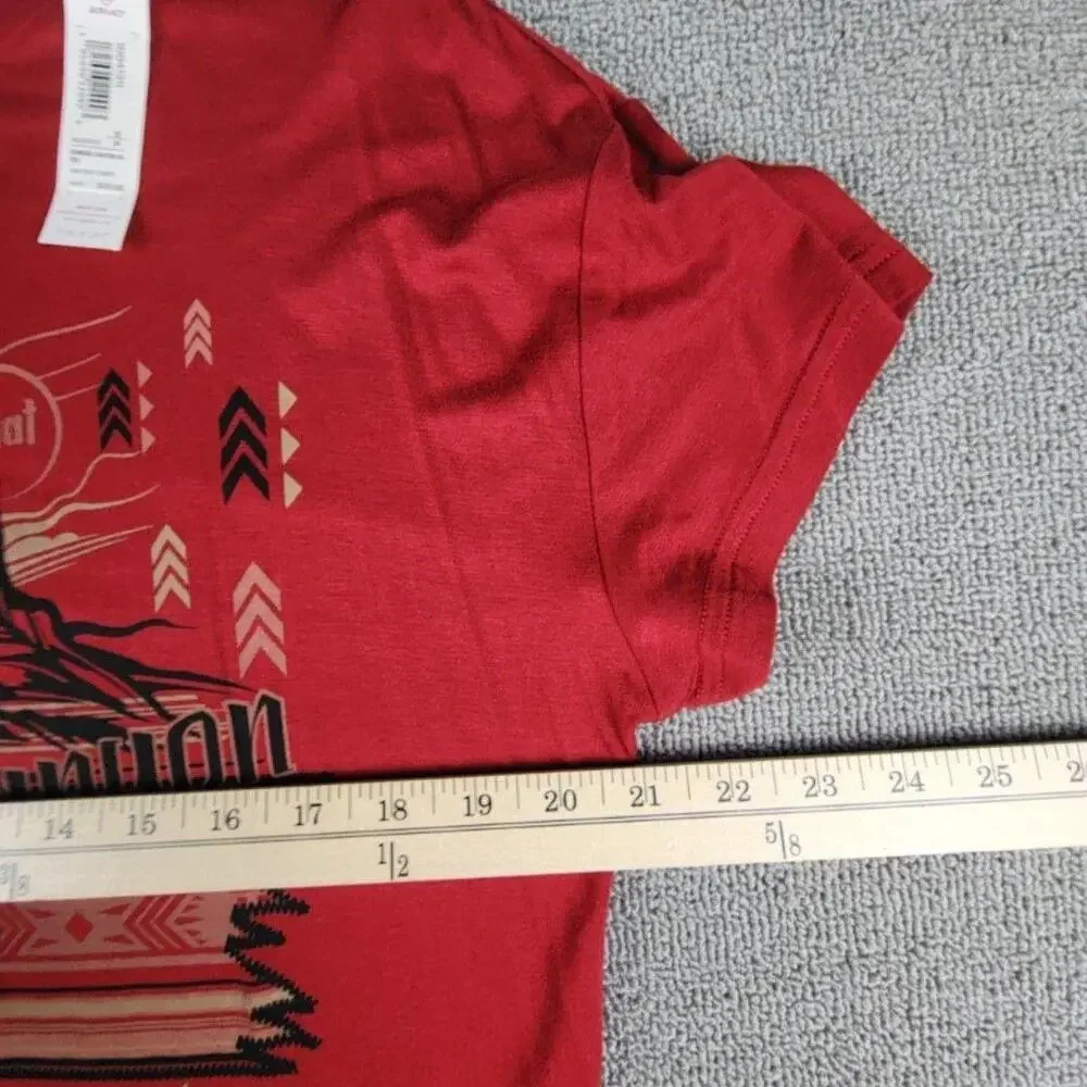 NWT Ariat Shirt Womens Small Red Cowgirl Canyon Cropped Western Graphic Tee